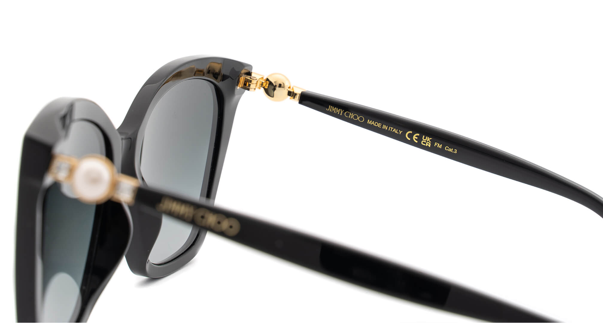 UKCA mark on sunglasses: what does it mean? | Lentiamo